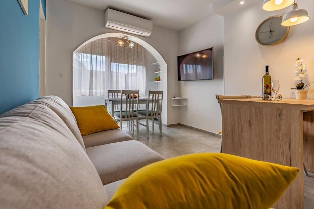 New Two Bedroom Apartment Maloni Pula Exterior foto